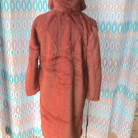 ONLY 2 left!! LUXURIOUS FAUX FUR Coat Size 6 Size 8 Fully Lined - Picture 5 of 11